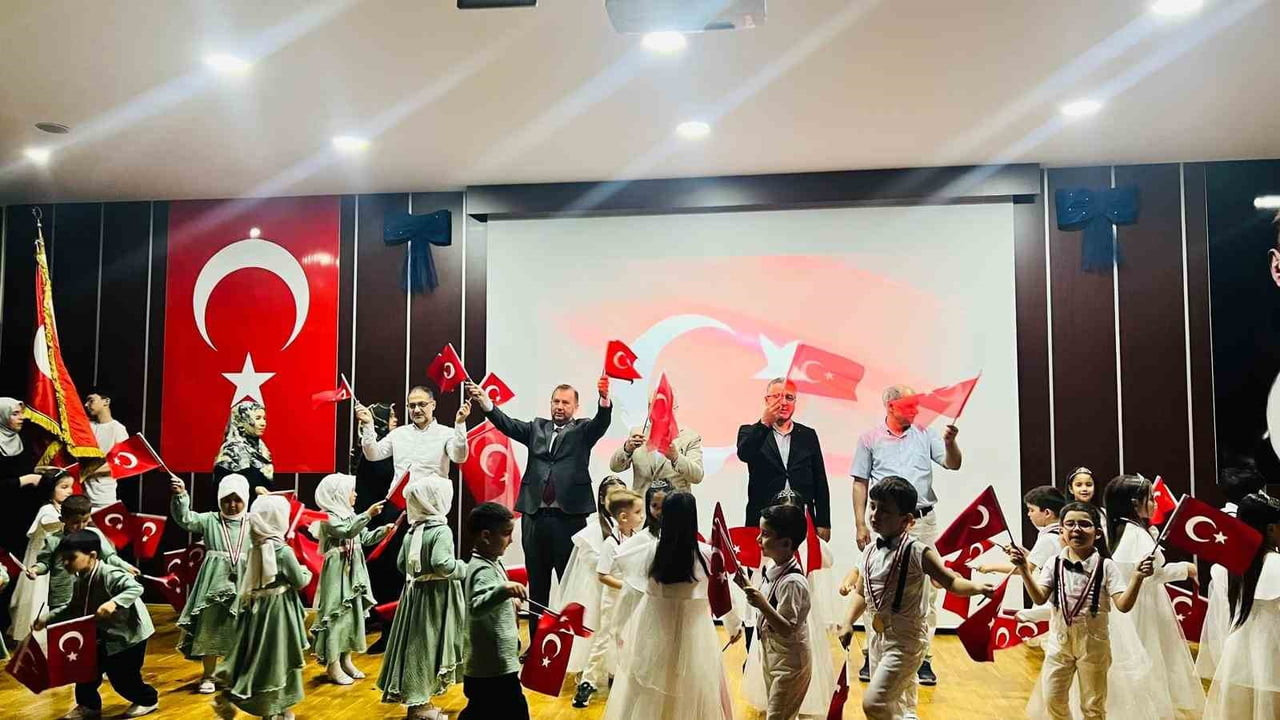 DENİZLİ’DE MERKEZEFENDİ VE PAMUKKALE İLÇE MÜFTÜLÜKLERİ TARAFINDAN YÜRÜTÜLEN "KARDEŞ KUR’AN KURSU...