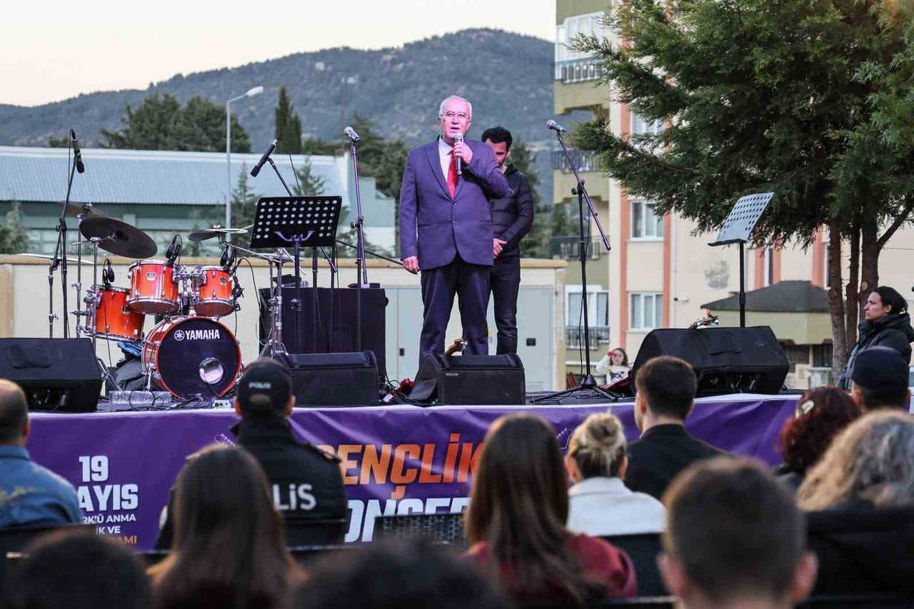 DENİZLİ’NİN ÇAMELİ İLÇESİNDE 19 MAYIS ATATÜRK’Ü ANMA, GENÇLİK VE SPOR BAYRAMI ETKİNLİKLERİ...