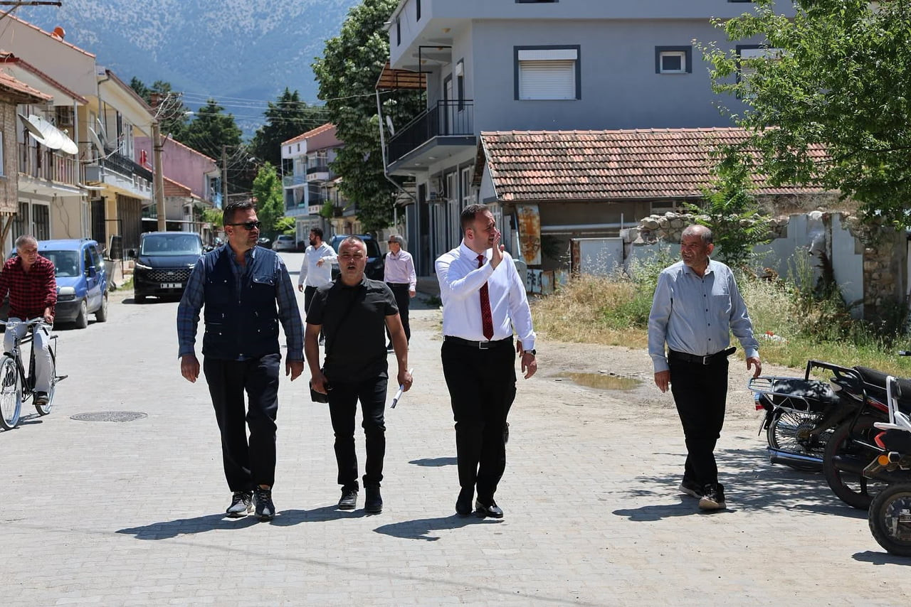 DENİZLİ’NİN ÇİVRİL İLÇESİNDE ULAŞIMI DAHA KONFORLU HALE GETİRMEK İÇİN BELEDİYE BAŞKANI SEMİH...