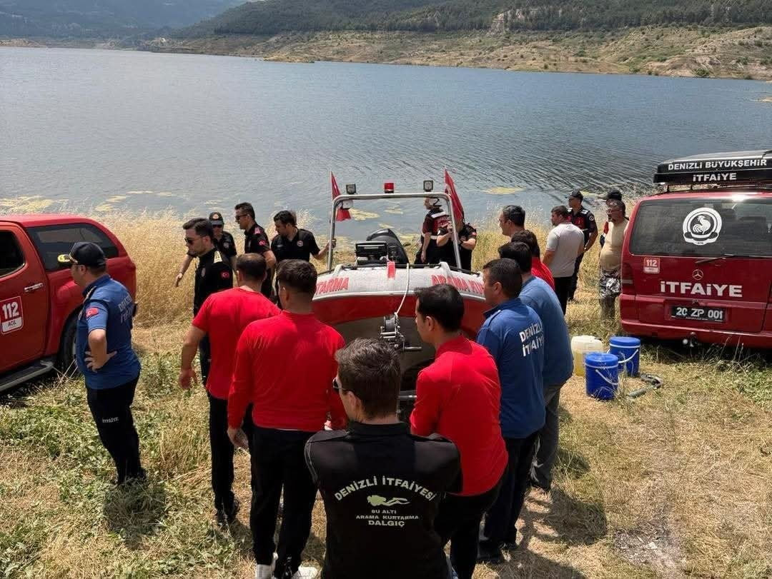 DENİZLİ’NİN GÜNEY İLÇESİNDE ZIPKINLA BALIK TUTMAK AMACIYLA BARAJ GÖLÜNE DALIŞ YAPAN VE KENDİSİNDEN...