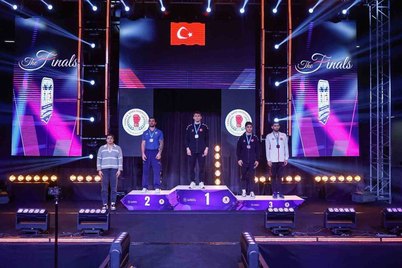 DERECEYE GİRENLERE ÖDÜLLERİ VERİLDİ