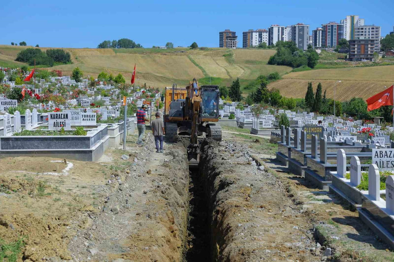 DERECİK ŞEHİR MEZARLIĞI’NDA MEYDANA GELEN HEYELANIN ARDINDAN SAMSUN BÜYÜKŞEHİR BELEDİYESİ’NİN...