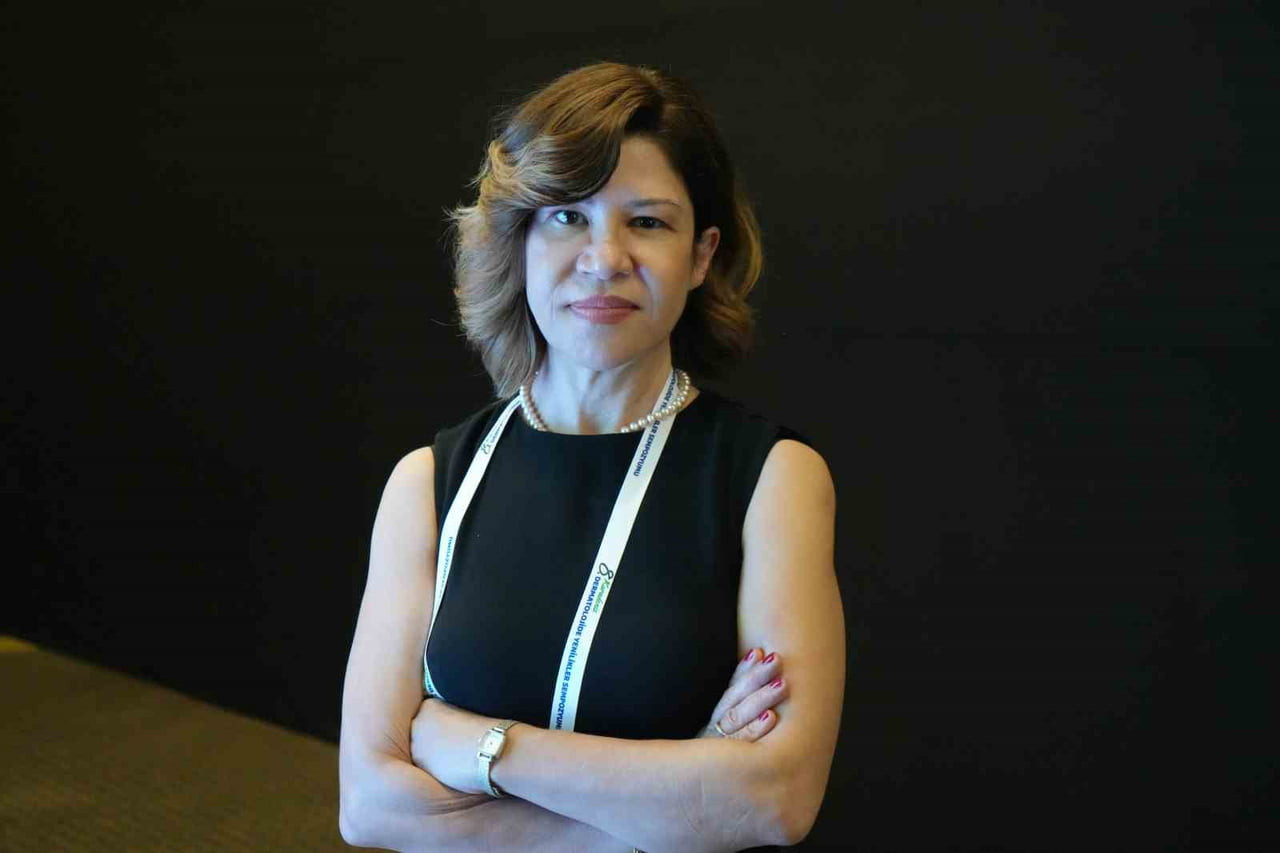 DERMATOLOJİ UZMANI PROF. DR. MÜGE GÜLER ÖZDEN