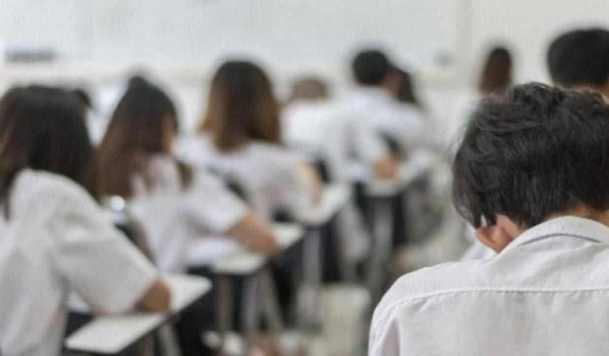 devamsızlıktan sınıfta kalma var mı