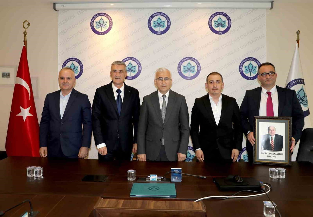DEVİRLE İLGİLİ PROTOKOL İMZA TÖRENİ ESOGÜ REKTÖRLÜK SENATO SALONU’NDA ESOGÜ REKTÖRÜ PROF. DR....