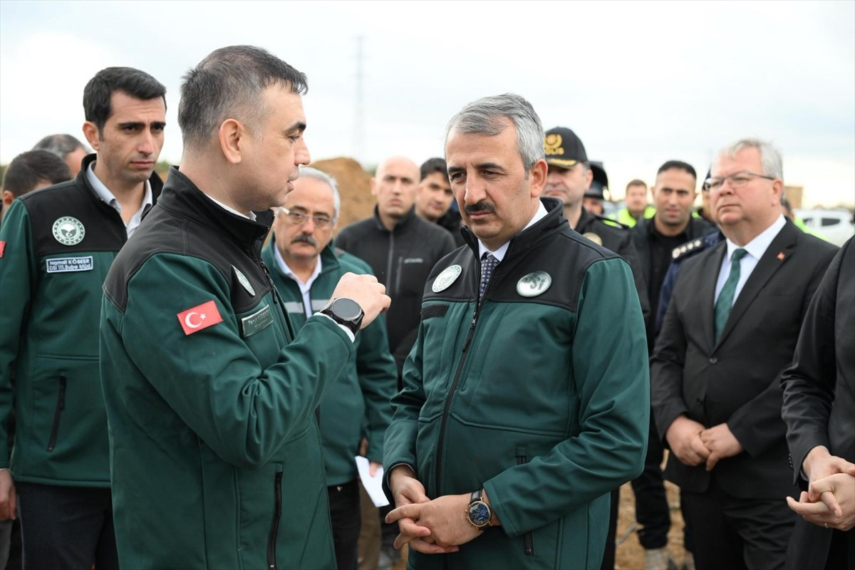 Devlet Su İşleri (DSİ) Genel Müdürlüğünce yürütülen Süloğlu Barajı İsale Hattı yenileme...