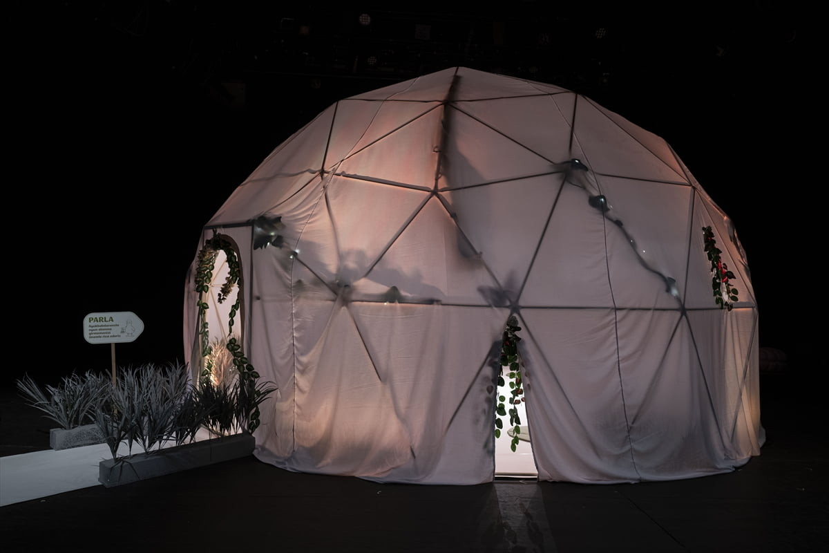 Devlet Tiyatroları (DT), ilk kez 1,5 ile 3 yaş arası 10 bebeği ve annelerini ağırlayacağı "Bebek...