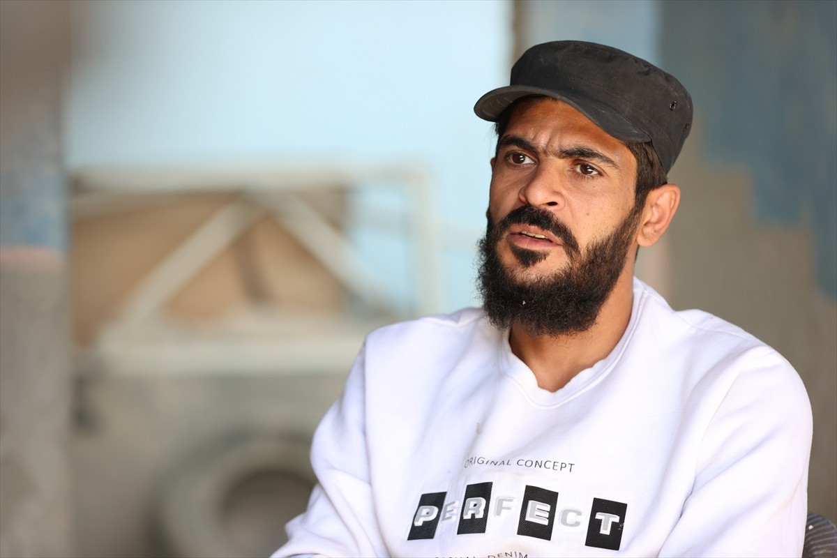 Devrik rejim tarafından tutuklanan ve 8 Aralık 2024’te devrimcilerin hapishane kapılarını...