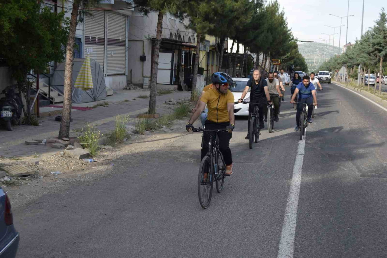 DİCLE’DE PEDALLAR SAĞLIKLI YAŞAM İÇİN ÇEVRİLDİ.