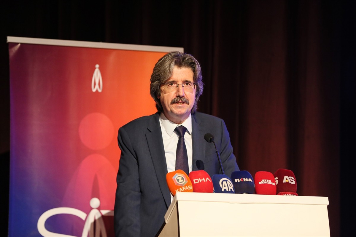 Dijital dünyada ekonomi, sanayi ve istihdam gibi alanlarda yaşanan değişimi, sürdürülebilir bakış...