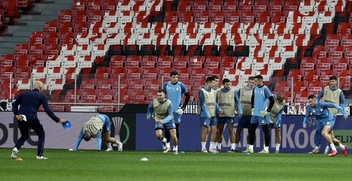 Dinoma Kiev, UEFA Konferans Ligi'nin 2. haftasında yarın deplasmanda Samsunspor ile oynayacağı...