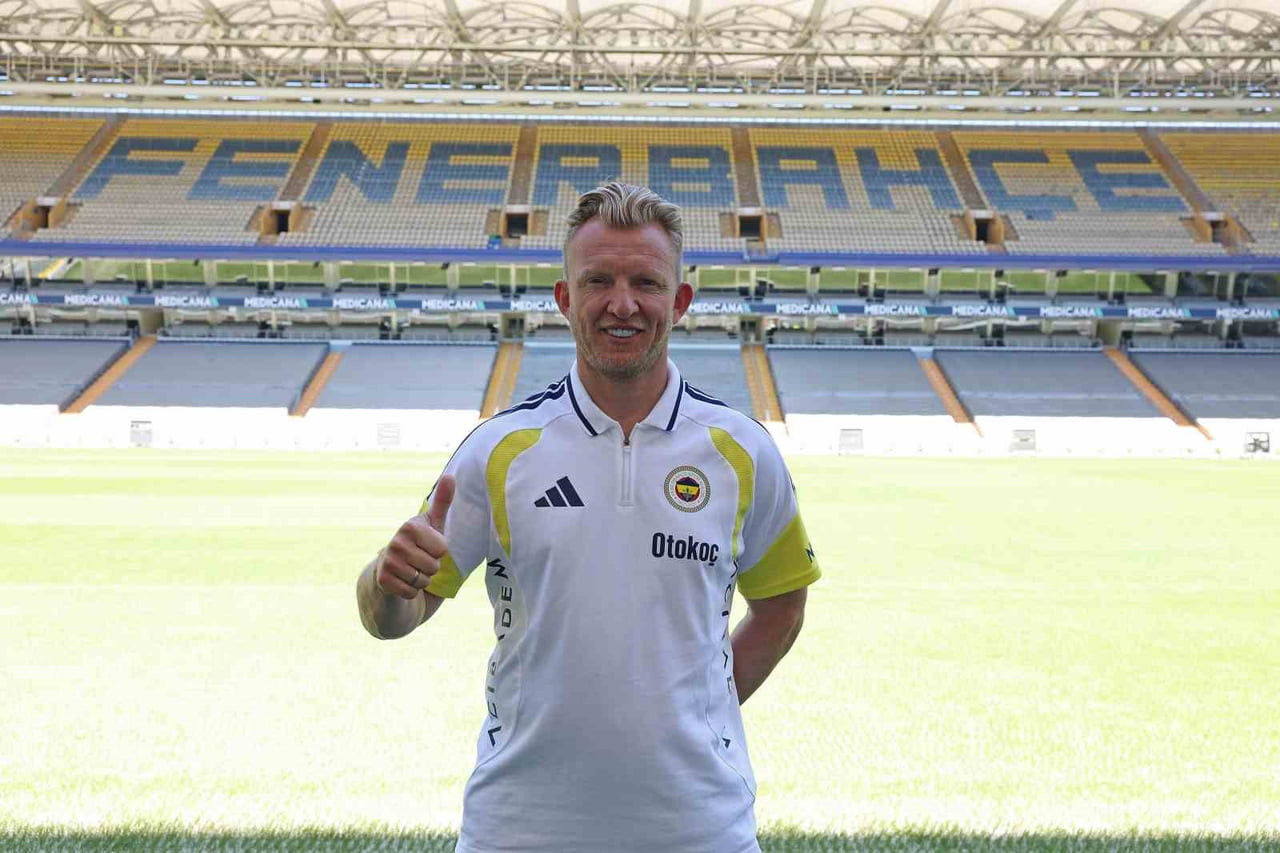 DİRK KUYT, FENERBAHÇE'DE YARDIMCI ANTRENÖRLÜK GÖREVİNE BAŞLADI
