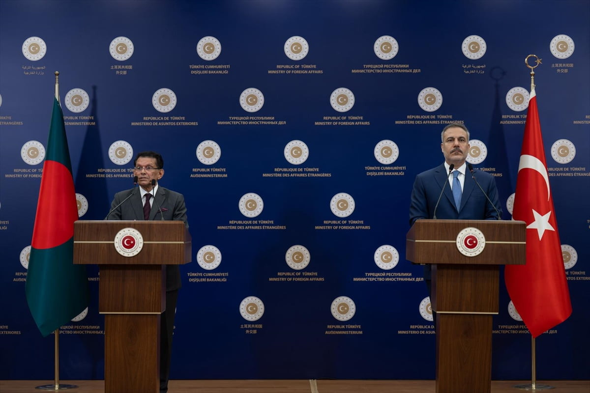 Dışişleri Bakanı Hakan Fidan, Bangladeş Dışişleri Bakanı Khalilur Rahman ile Ankara'da bir araya...