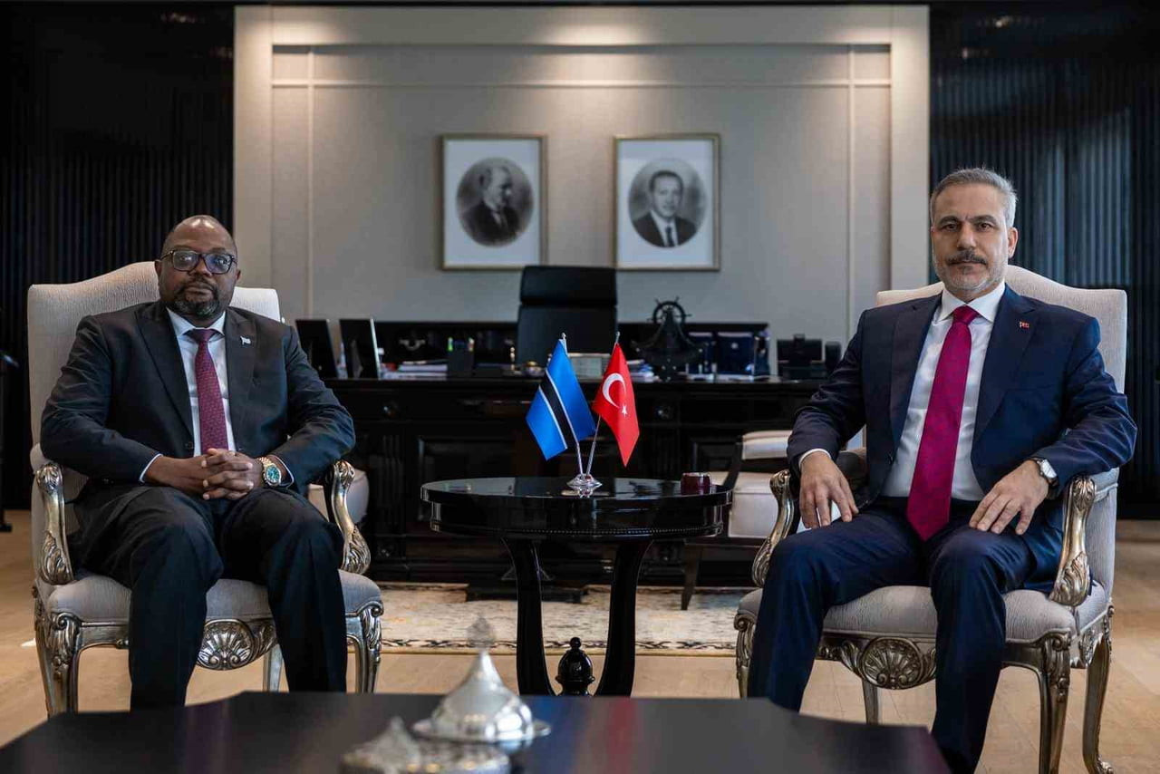 DIŞİŞLERİ BAKANI HAKAN FİDAN, BOTSVANA ULUSLARARASI İLİŞKİLER BAKANI PHENYO BUTALE İLE BİR ARAYA...