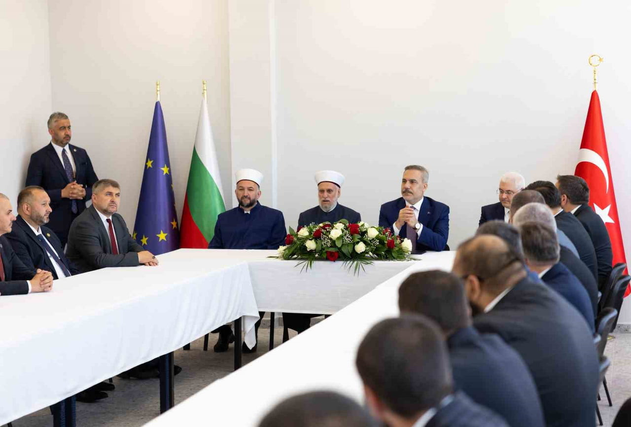 DIŞİŞLERİ BAKANI HAKAN FİDAN, BULGARİSTAN TEMASLARI KAPSAMINDA SOFYA YÜKSEK İSLAM ENSTİTÜSÜ'NÜ...