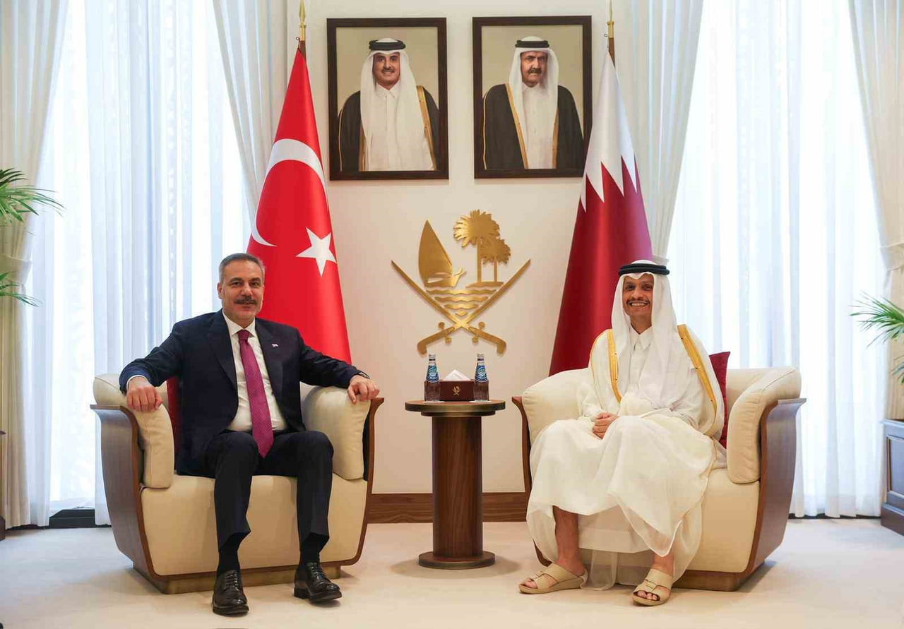 DIŞİŞLERİ BAKANI HAKAN FİDAN, DOHA TEMASLARI KAPSAMINDA KATAR BAŞBAKANI VE DIŞİŞLERİ BAKANI ŞEYH...