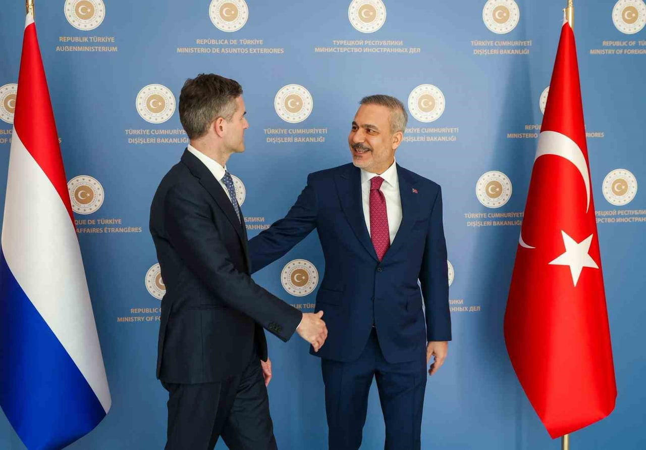 DIŞİŞLERİ BAKANI HAKAN FİDAN, HOLLANDA DIŞİŞLERİ BAKANI TOM BERENDSEN İLE ANKARA'DA BİR ARAYA...