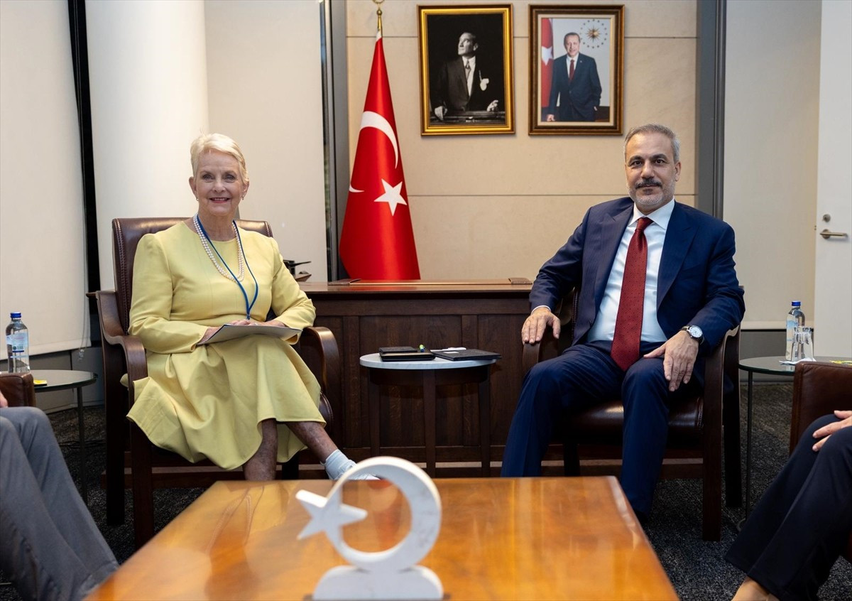 Dışişleri Bakanı Hakan Fidan ile Birleşmiş Milletler (BM) Dünya Gıda Programı (WFP) İcra Direktörü...