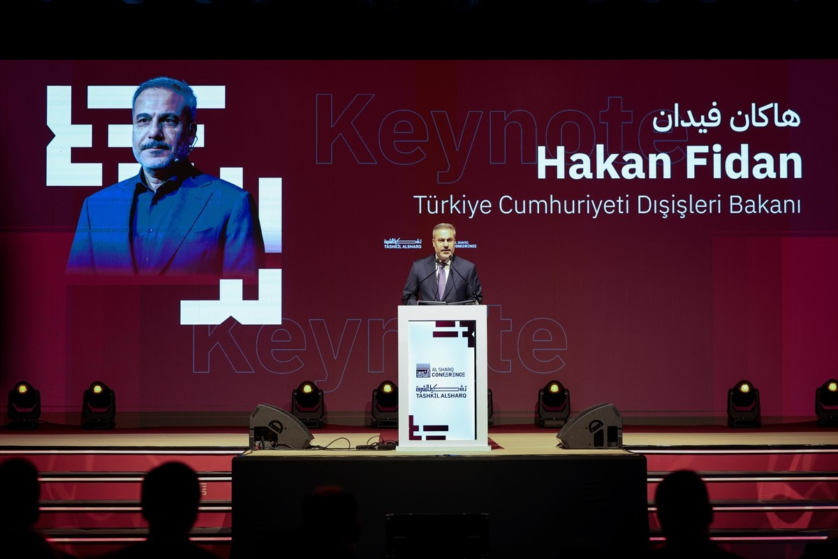 Dışişleri Bakanı Hakan Fidan, İstanbul'da bir otelde düzenlenen "Al Sharq Youth 9. Uluslararası...