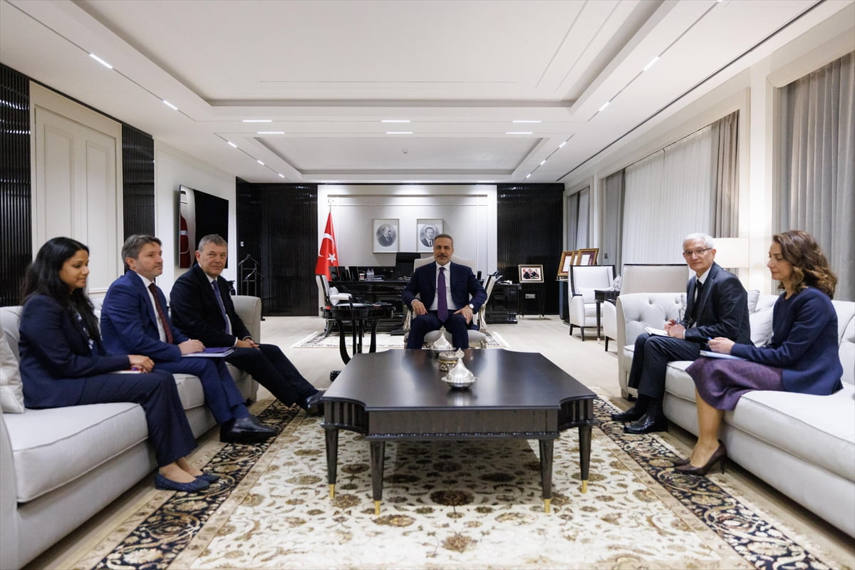 Dışişleri Bakanı Hakan Fidan (sağ 3), Birleşmiş Milletler Yakın Doğu'daki Filistinli Mültecilere...