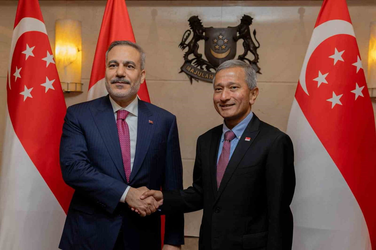 DIŞİŞLERİ BAKANI HAKAN FİDAN, SİNGAPUR DIŞİŞLERİ BAKANI VİVİAN BALAKRİSHNAN İLE BİR ARAYA...