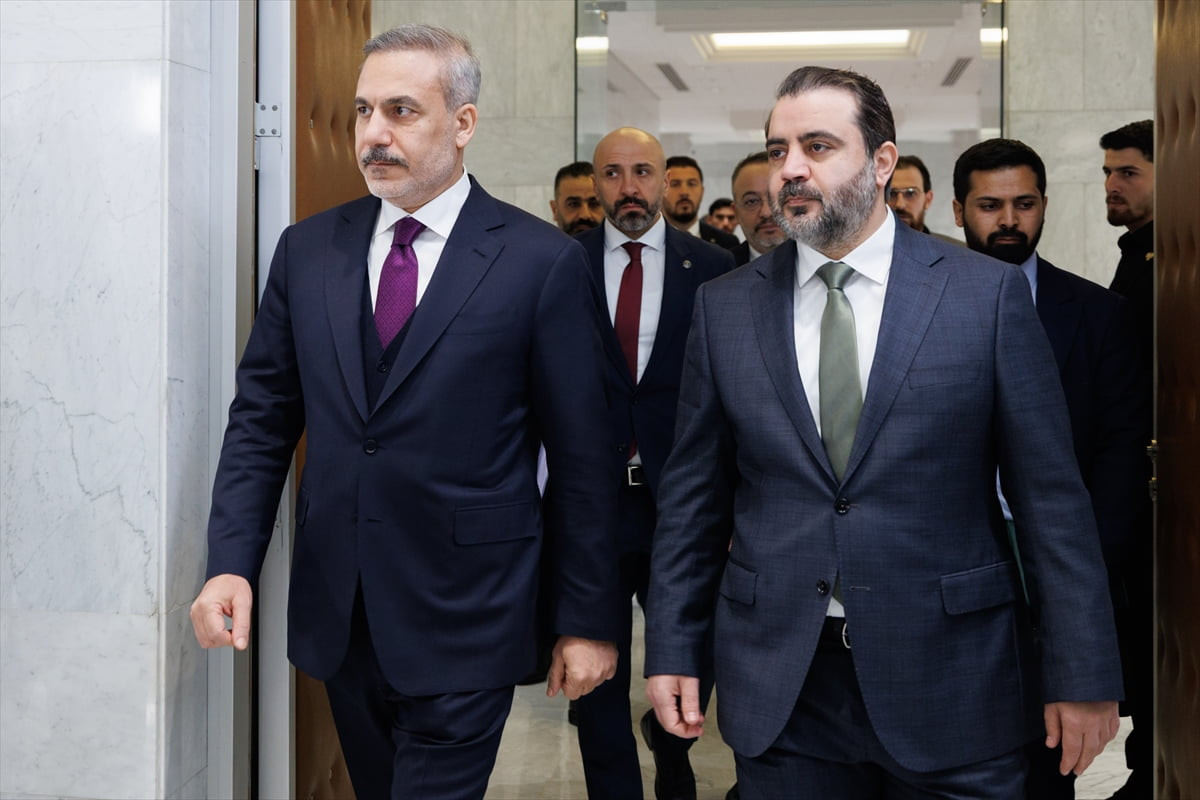 Dışişleri Bakanı Hakan Fidan (solda), Suriye ziyareti kapsamında gerçekleştirdiği görüşmelerin...