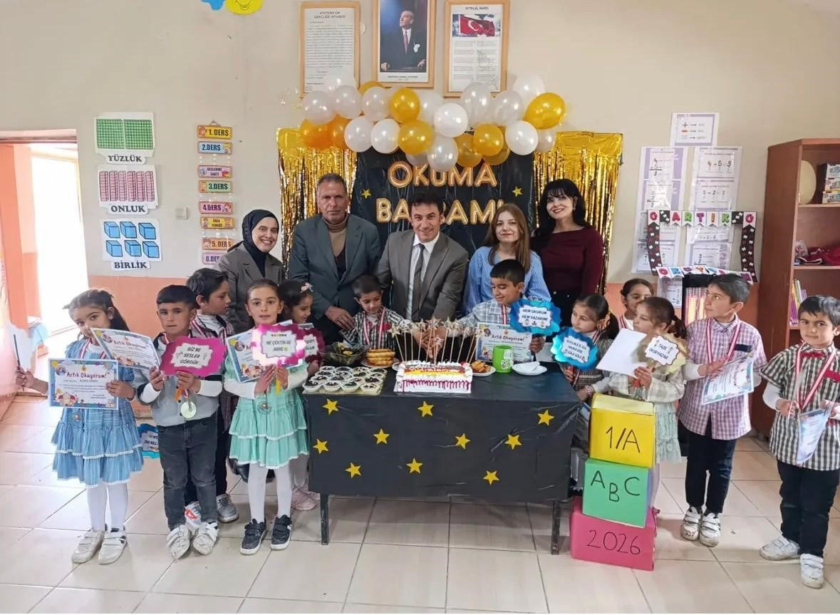 DİYADİN’DE MİNİKLERDEN OKUMA BAYRAMI ETKİNLİĞİ