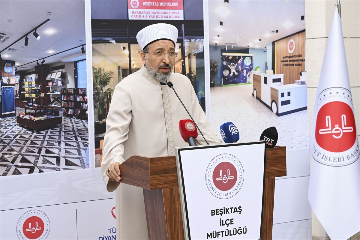 Diyanet İşleri Başkanı Prof. Dr. Safi Arpaguş, Barbaros Hayrettin Paşa Camisi külliyesinde yer...