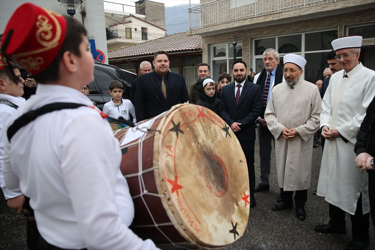 Diyanet İşleri Başkanı Safi Arpaguş, Batı Trakya'da İskeçe ilinde düzenlenen iftar programına...