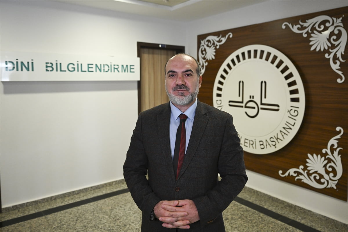 Diyanet İşleri Başkanlığı Din İşleri Yüksek Kurulu Uzmanı Halil Kılıç, "190 Diyanet Fetva Hattı"na...