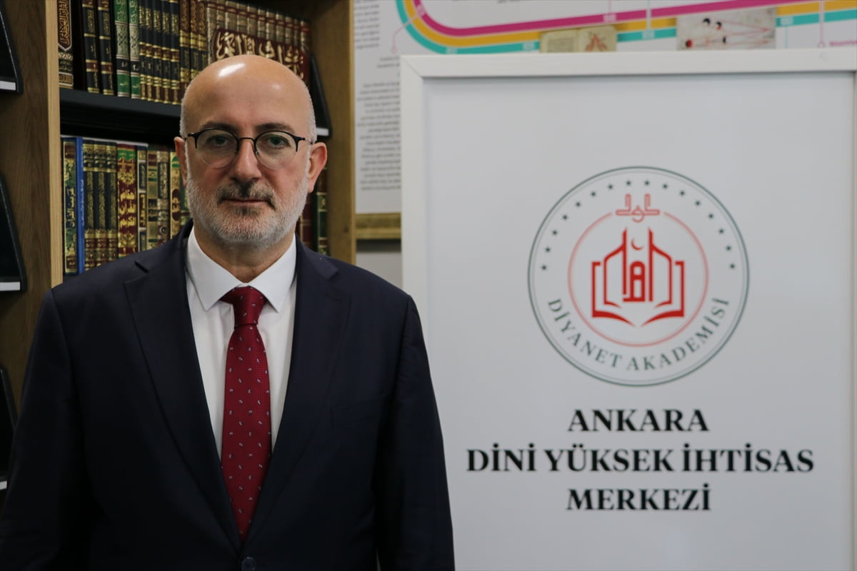 Diyanet İşleri Başkanlığı Diyanet Akademisi Başkanı Enver Osman Kaan, AA muhabirine açıklamalarda...