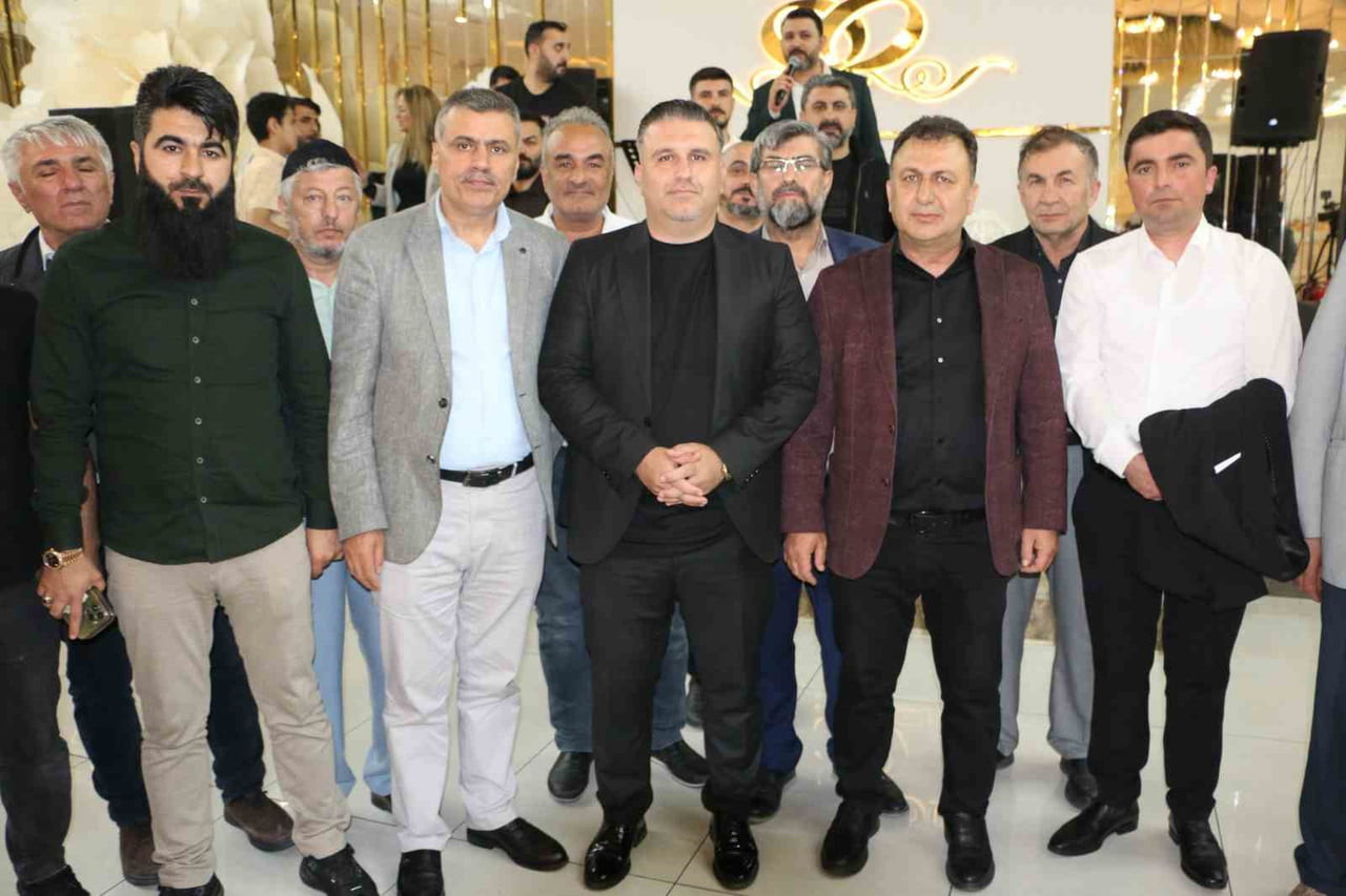 DİYARBAKIR KUYUMCULAR VE SARRAFLAR ODASI, BİR DÜĞÜN SALONUNDA TOPLANTI YAPTI
