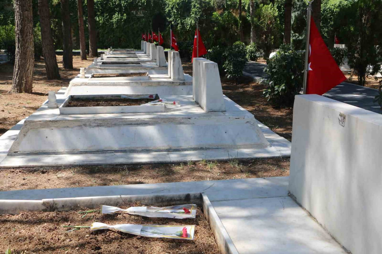 DİYARBAKIR'DA 15 TEMMUZ DEMOKRASİ VE MİLLİ BİRLİK GÜNÜ DOLAYISIYLA HAVA ŞEHİTLİĞİNDE ANMA PROGRAMI...