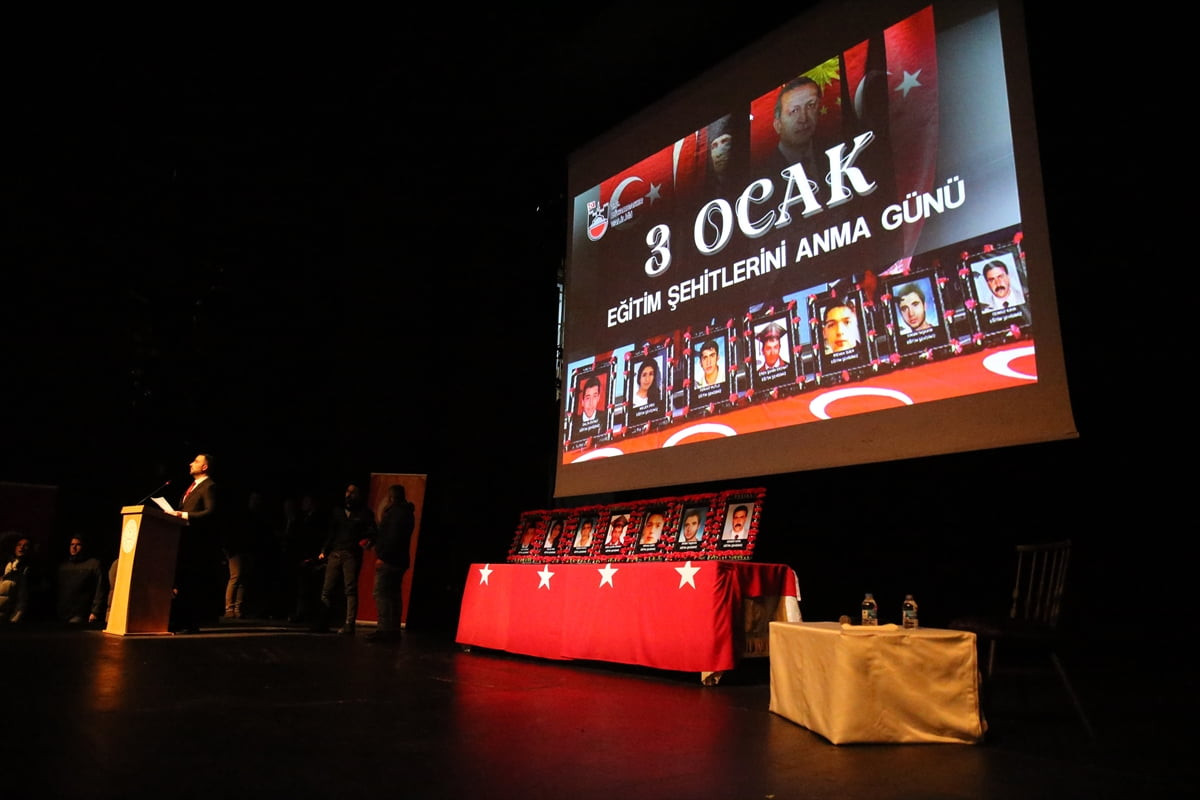 Diyarbakır'da 18 yıl önce PKK'lı teröristler tarafından bomba yüklü araçla dershanenin önünde...