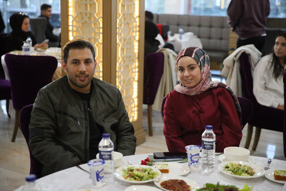 Diyarbakır'da, Aile ve Sosyal Hizmetler Bakanlığınca hayata geçirilen "Evlenecek Gençlerin...