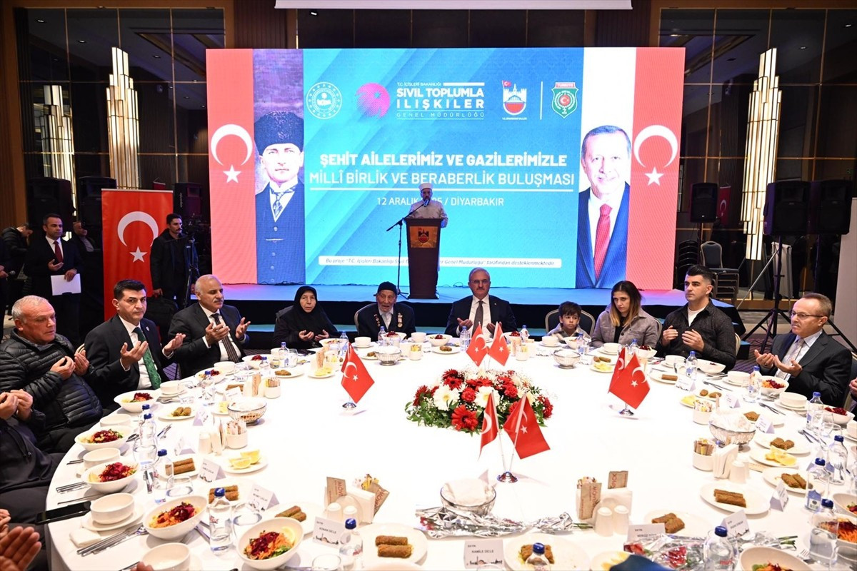 Diyarbakır'da "Şehit Ailelerimiz ve Gazilerimizle Birlik ve Beraberlik Buluşması" programı...