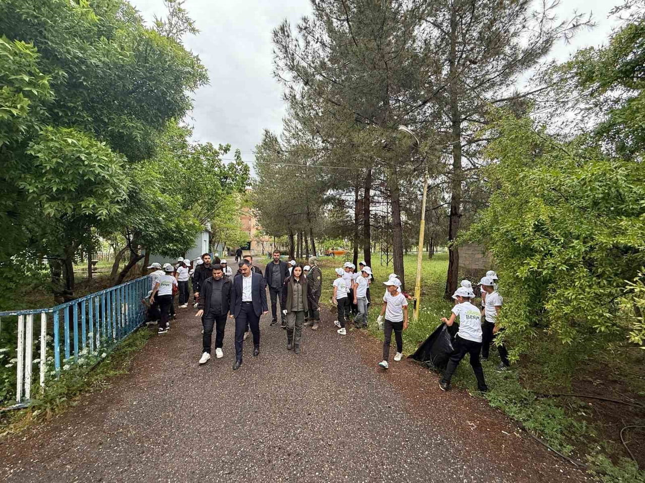 DİYARBAKIR'IN DİCLE İLÇE KAYMAKAMI MUSTAFA ATIŞ, DİCLE ORMAN İŞLETME ŞEFLİĞİ TARAFINDAN, "ORMAN...