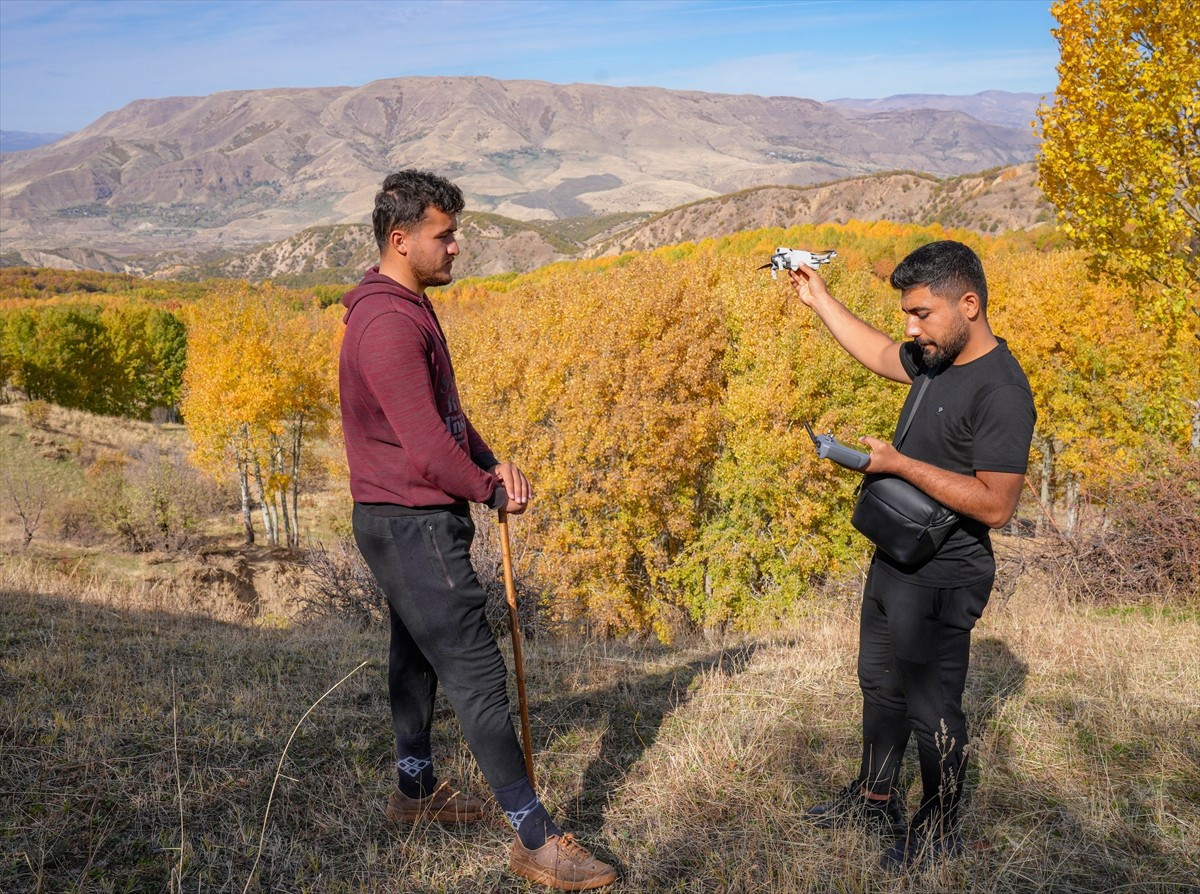 Diyarbakır'ın Kulp ilçesine bağlı kırsal Yayık Mahallesi'nde yaşayan teknoloji meraklısı 24...