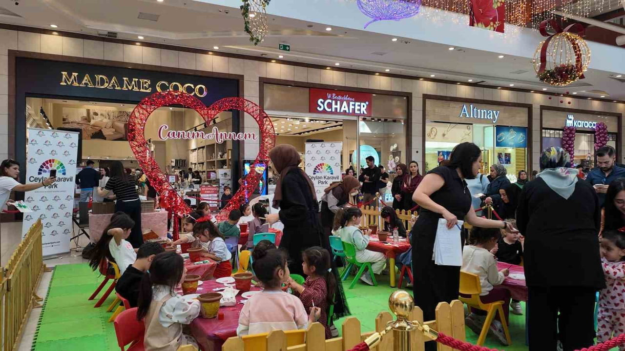 DİYARBAKIR’DA CEYLAN KARAVİL PARK AVM’DE ANNELER GÜNÜNE ÖZEL ATÖLYE ÇALIŞMALARI...
