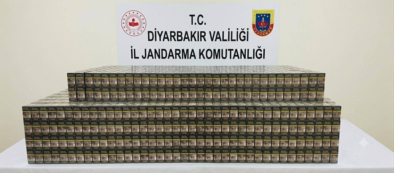 DİYARBAKIR’DA DÜZENLENEN KAÇAKÇILIK OPERASYONLARINDA 14 BİN 988 PAKET KAÇAK SİGARA ELE GEÇİRİLDİ....
