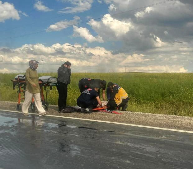 DİYARBAKIR’DA KONTROLDEN ÇIKAN YOLCU MİNİBÜSÜNÜN TAKLA ATMASI SONUCU 15 KİŞİ YARALANDI.