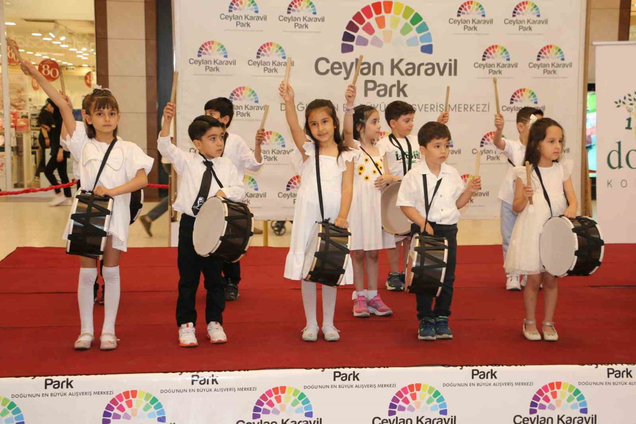 DİYARBAKIR’DA ÖZEL BİR KOLEJ TARAFINDAN CEYLAN KARAVİL PARK AVM’DE DÜZENLENEN BAHAR ŞENLİĞİ...