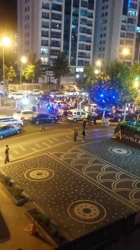 DİYARBAKIR’DA YOLUN KARŞISINA GEÇMEYE ÇALIŞAN BİR KİŞİ, ARAÇ ÇARPMASI SONUCU YARALANDI.