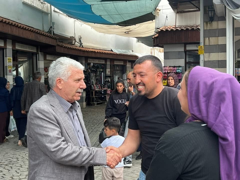 DİYARBAKIR’IN ÇERMİK İLÇE BELEDİYE BAŞKANI ŞEHMUS KARAMEHMETOĞLU, KURBAN BAYRAMI ÖNCESİ ESNAF VE...