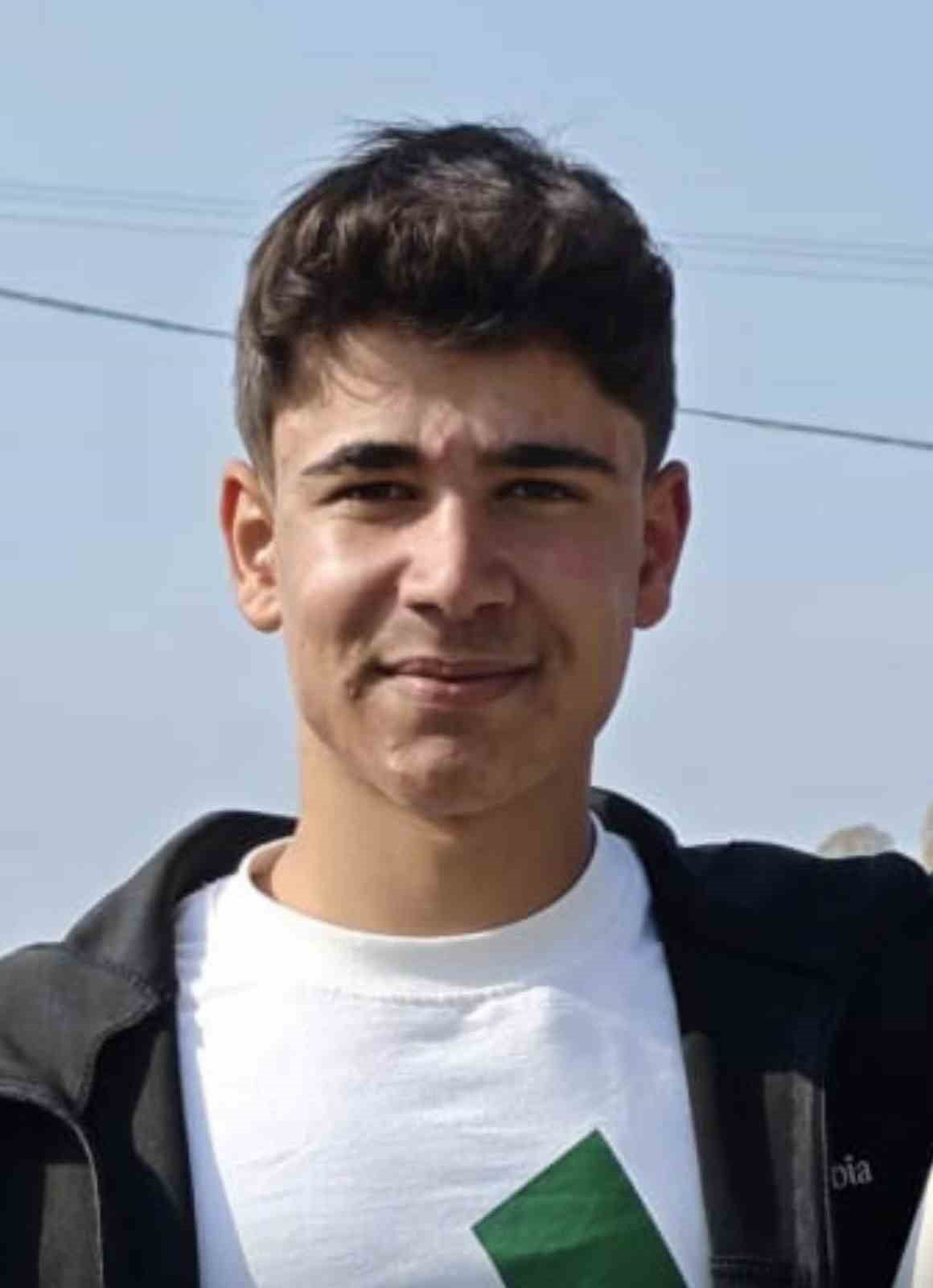 DİYARBAKIR’IN ÇERMİK İLÇESİNDE KONUKSEVER KÖYÜNDE İDDİAYA GÖRE BABASIYLA TARTIŞTIKTAN SONRA EVDEN...