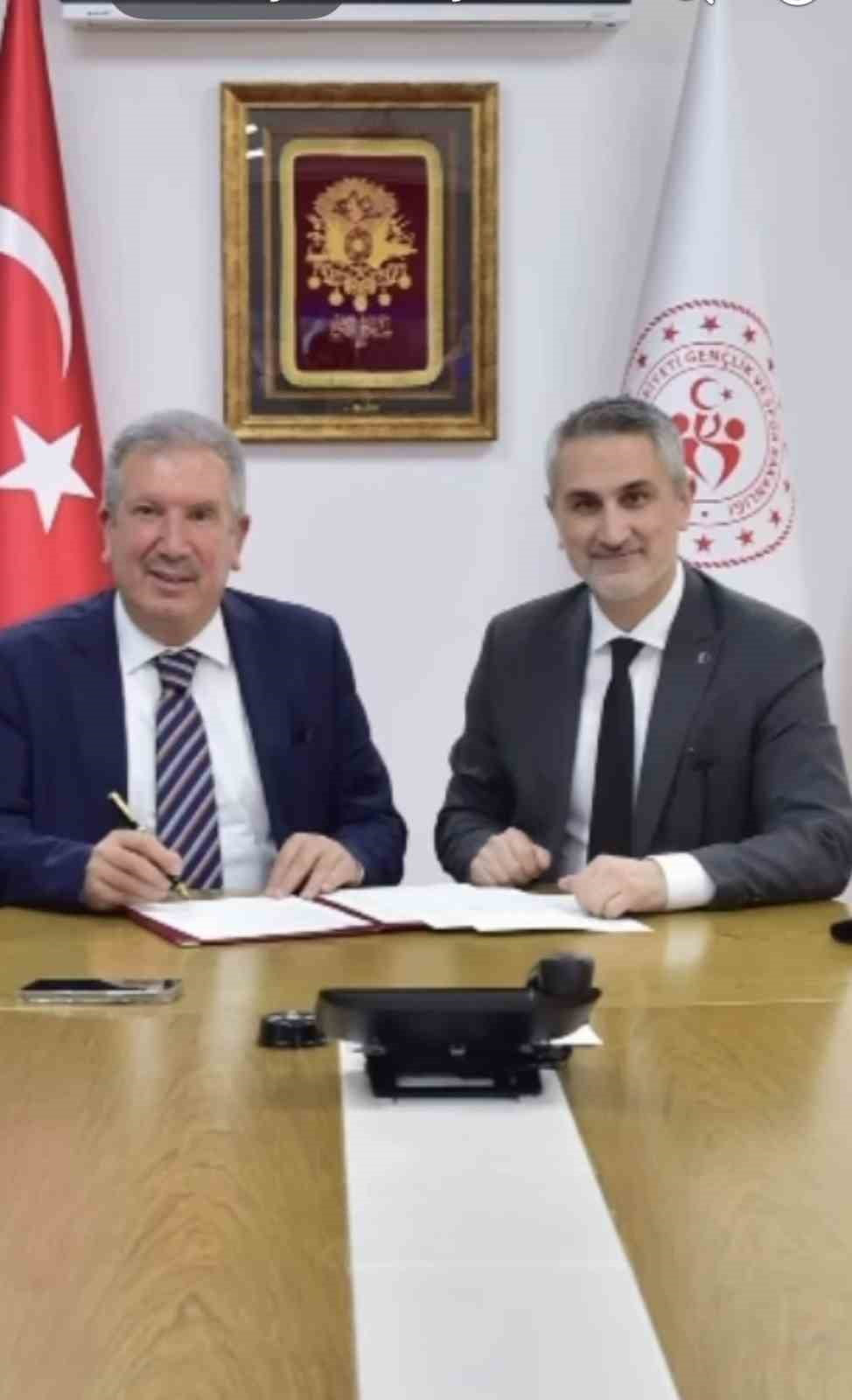 DİYARBAKIR’IN ÇÜNGÜŞ İLÇESİNE YARI OLİMPİK YÜZME HAVUZU YAPILACAK.