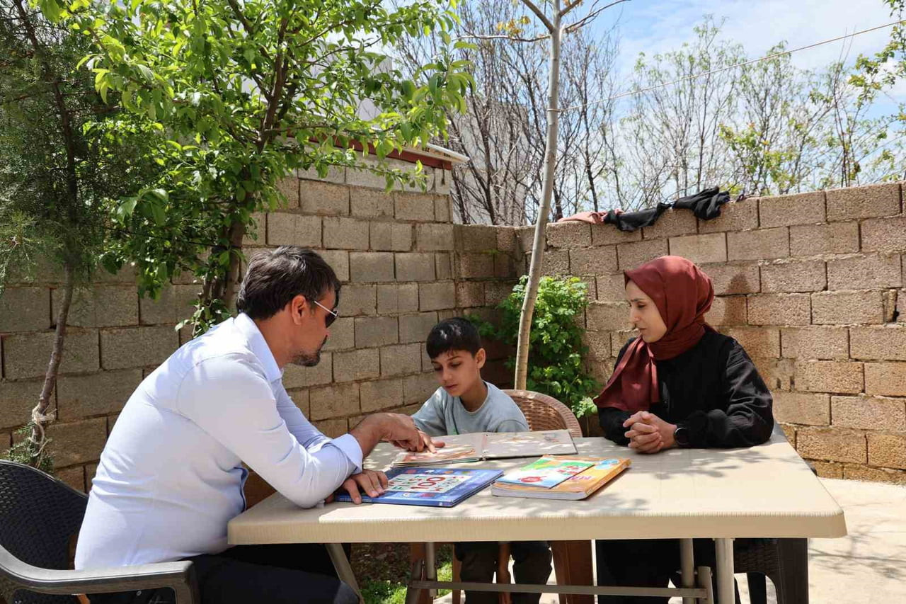 DİYARBAKIR’IN EĞİL İLÇESİNDE ÖĞRETMENLERİN SAHA ÇALIŞMASINDA TANIŞTIĞI 10 YAŞINDAKİ ÖZEL...