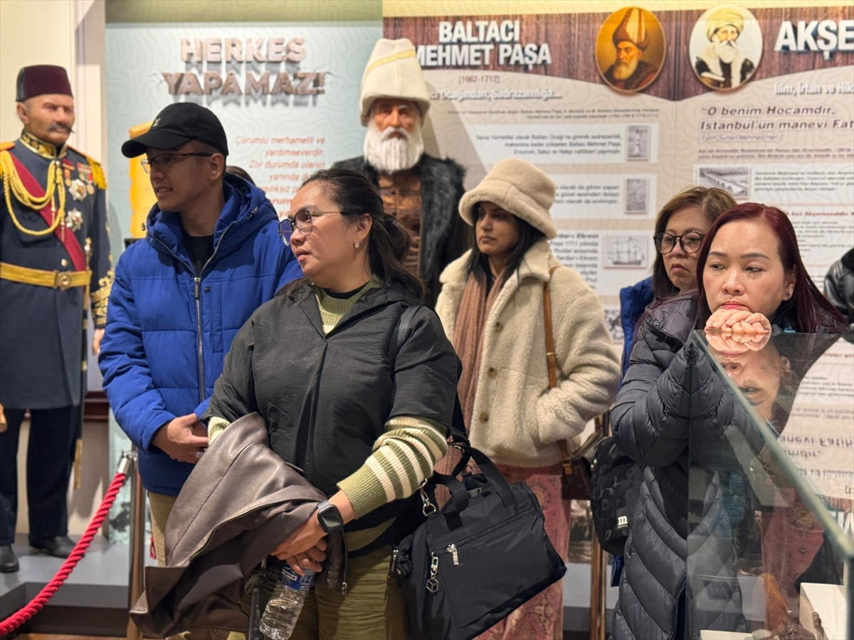 Doğu Akdeniz Uluslararası Turizm ve Seyahat Fuarı (EMITT) kapsamında Türkiye'ye gelen uluslararası...