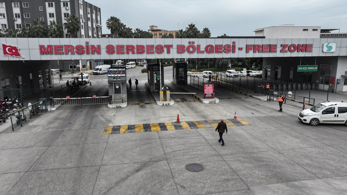 Doğu Akdeniz'in önemli ticaret merkezlerinden Mersin Serbest Bölgesi'nin geçen yılki ticaret hacmi...