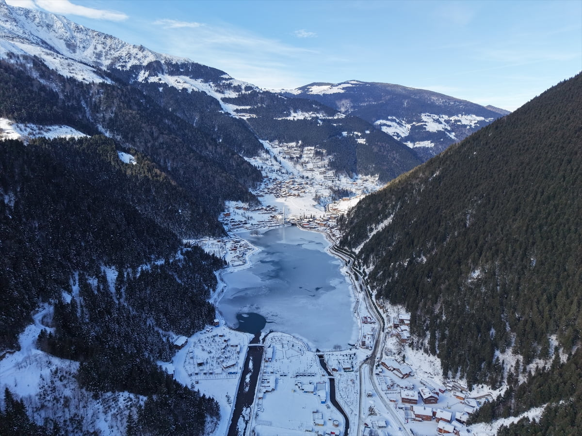 Doğu Karadeniz'de turistlerin ziyaret ettiği mekanların başında gelen Trabzon'un Çaykara...